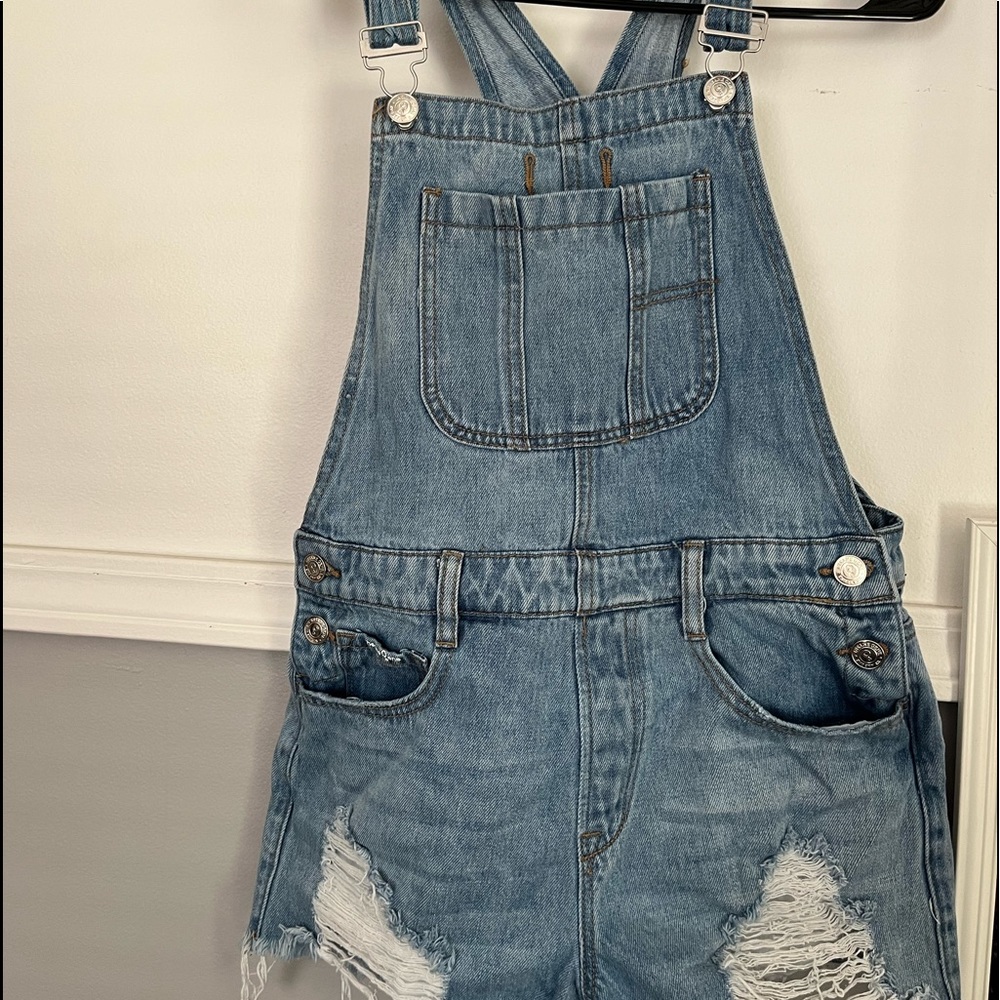 Short overalls